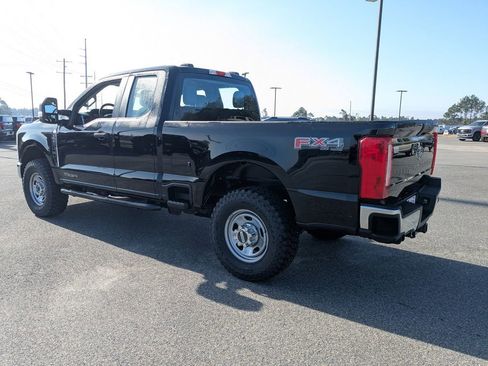 Used 2023 Ford F350 XL w/ FX4 Off-Road Package image 6