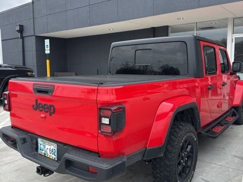 Used 2024 Jeep Gladiator Sport image 6