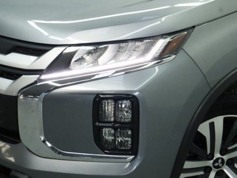 Used 2023 Mitsubishi Outlander Sport ES AWD/4WD image 2