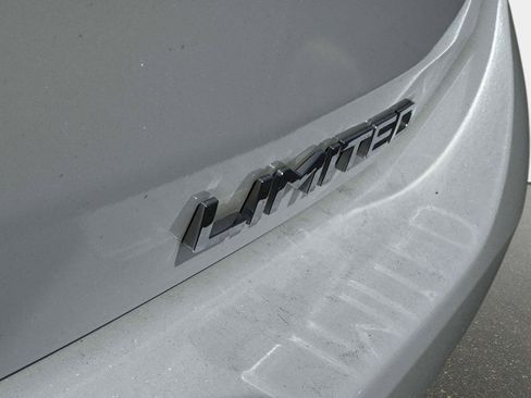 Used 2023 Toyota Highlander Limited image 11