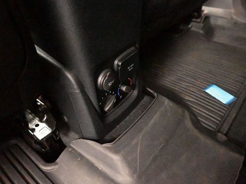 Used 2019 Ford Transit Connect XLT image 16