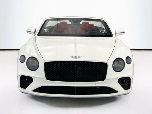Used 2022 Bentley Continental GT image 2