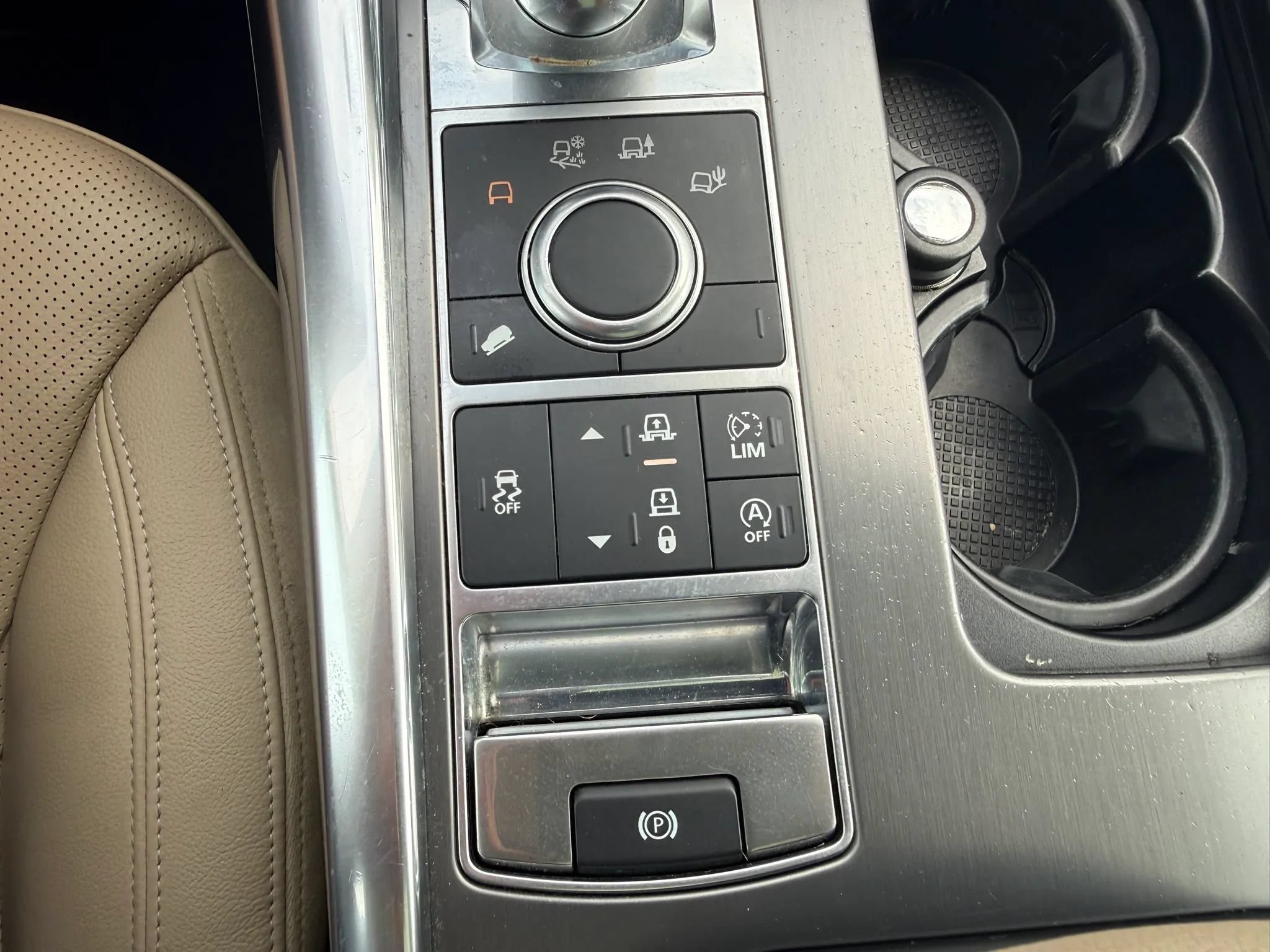 Used 2017 Land Rover Range Rover Sport SE AWD/4WD image 31