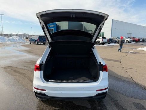 Used 2025 Audi Q3 2.0T Premium image 14