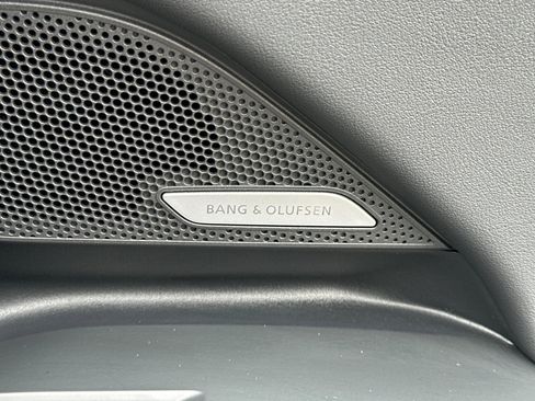 Used 2025 Audi A6 e-tron Premium Plus w/ Premium Plus image 20