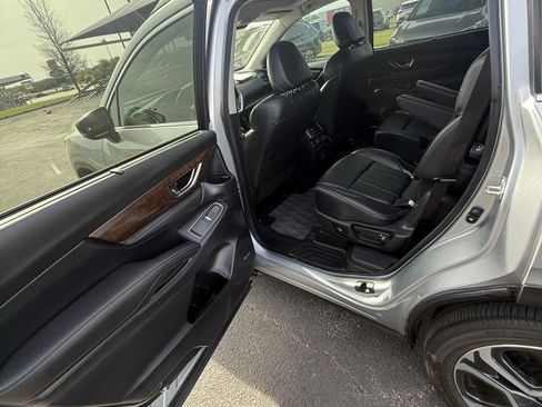 Used 2025 Subaru Ascent Touring w/ Popular Package #2 image 12