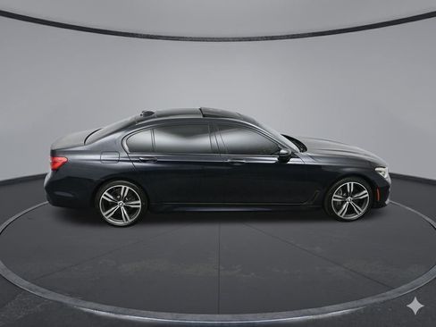 Used 2019 BMW 750i image 57