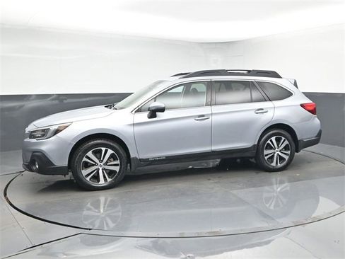 Used 2019 Subaru Outback 2.5i Limited w/ Popular Package #2 image 4