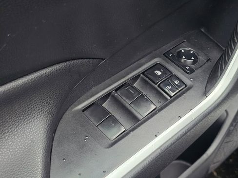 Used 2019 Toyota RAV4 LE image 23