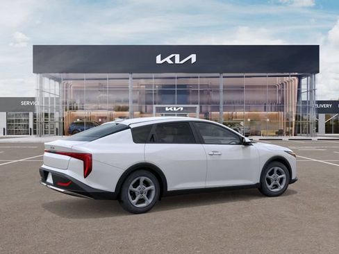 Certified 2025 Kia K4 FWD image 6