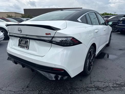 New 2026 Nissan Sentra SR w/ SR Premium Package FWD image 5