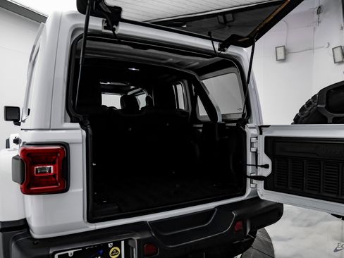 Used 2022 Jeep Wrangler Unlimited Rubicon w/ Xtreme Recon 35" Tire Package image 99