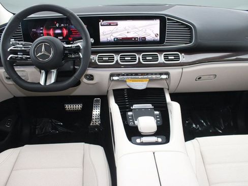 New 2026 Mercedes-Benz GLS 450 4MATIC image 17