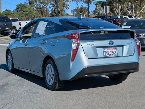 Used 2017 Toyota Prius Two image 12