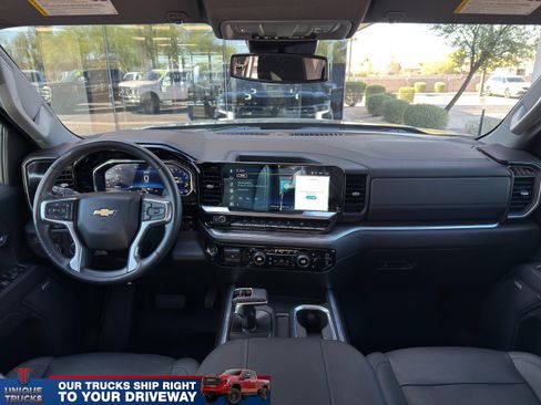 Used 2024 Chevrolet Silverado 1500 LTZ AWD/4WD image 33