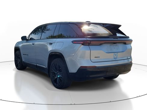 Used 2024 Jeep Wagoneer Launch Edition image 5