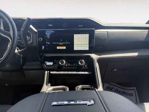 Certified 2025 GMC Sierra 2500 AT4 w/ AT4 Premium Plus Package AWD/4WD image 11