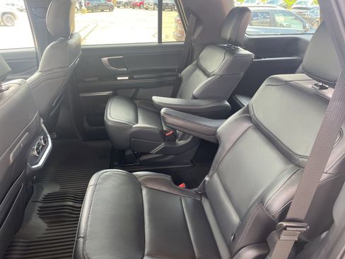 Certified 2025 Ford Expedition Platinum w/ Stealth Performance Package AWD/4WD image 11