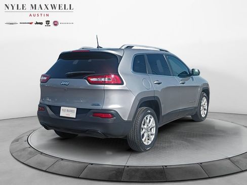 Used 2016 Jeep Cherokee Latitude w/ Comfort & Sound Group image 16