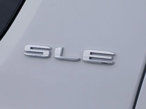 Used 2023 GMC Acadia SLE w/ Driver Convenience Package AWD/4WD image 31