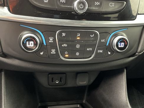 Certified 2023 Chevrolet Traverse LT w/ Midnight/Sport Edition image 24