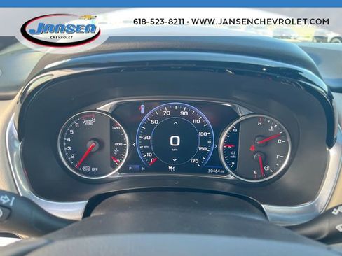 Used 2022 Chevrolet Traverse Premier FWD image 11