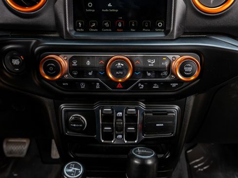 Used 2021 Jeep Gladiator Overland AWD/4WD image 26