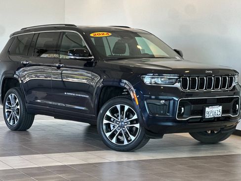 Used 2024 Jeep Grand Cherokee L Overland w/ Trailer Tow Package AWD/4WD image 2