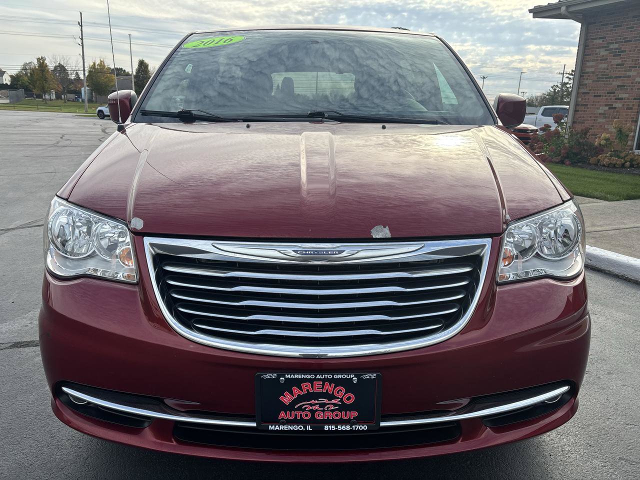 Used 2016 Chrysler Town & Country Touring w/ Driver Convenience Group FWD image 8