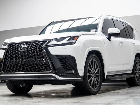 Used 2023 Lexus LX 600 F Sport w/ Accessory Package (Z1) AWD/4WD image 9