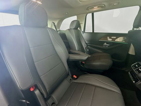 Used 2026 Mercedes-Benz GLS 450 4MATIC image 38
