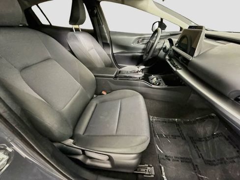 Certified 2024 Toyota Prius LE FWD image 25