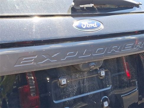 Certified 2022 Ford Explorer XLT w/ Equipment Group 202A image 29