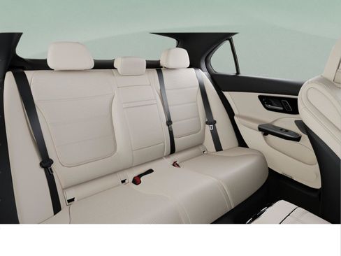 Certified 2026 Mercedes-Benz C 300 4MATIC Sedan image 43