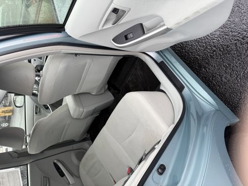 Used 2015 Toyota Prius Three image 8