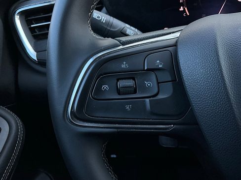 Used 2025 Buick Encore GX Preferred image 32