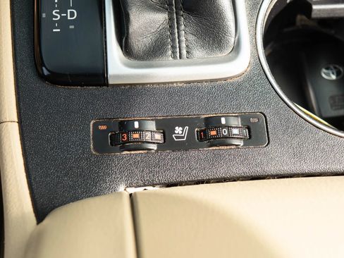 Used 2014 Toyota Highlander Limited image 33