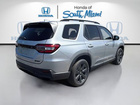 New 2026 Honda Pilot Sport image 7