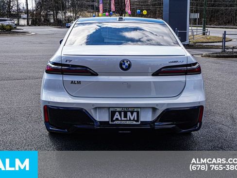 Used 2025 BMW i7 eDrive50 w/ M Sport Package RWD image 10