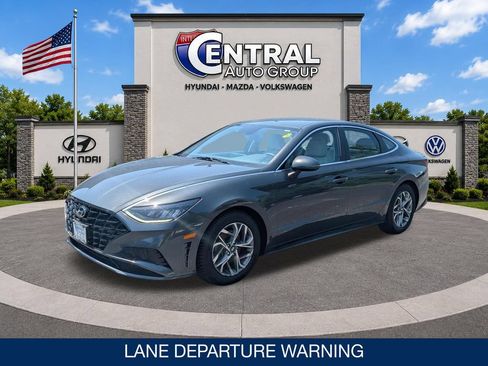 Certified 2022 Hyundai Sonata SEL w/ Preferred Accessory Package FWD image 3