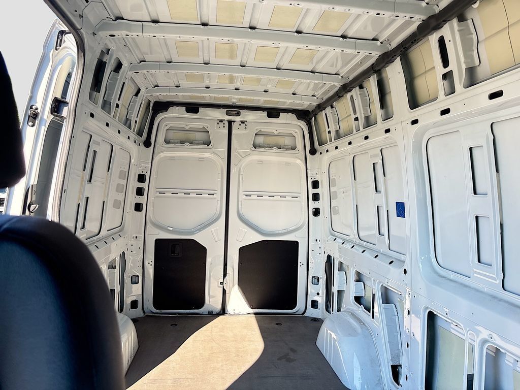 Used 2024 Mercedes-Benz Sprinter 2500 image 17
