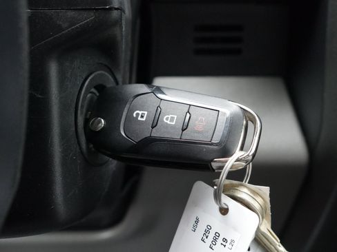 Used 2019 Ford F250 XL w/ Power Equipment Group image 8