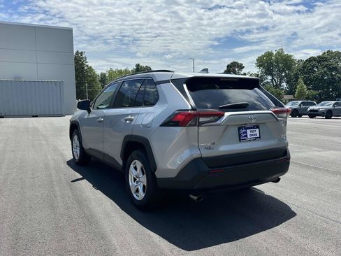 Used 2019 Toyota RAV4 XLE FWD image 24