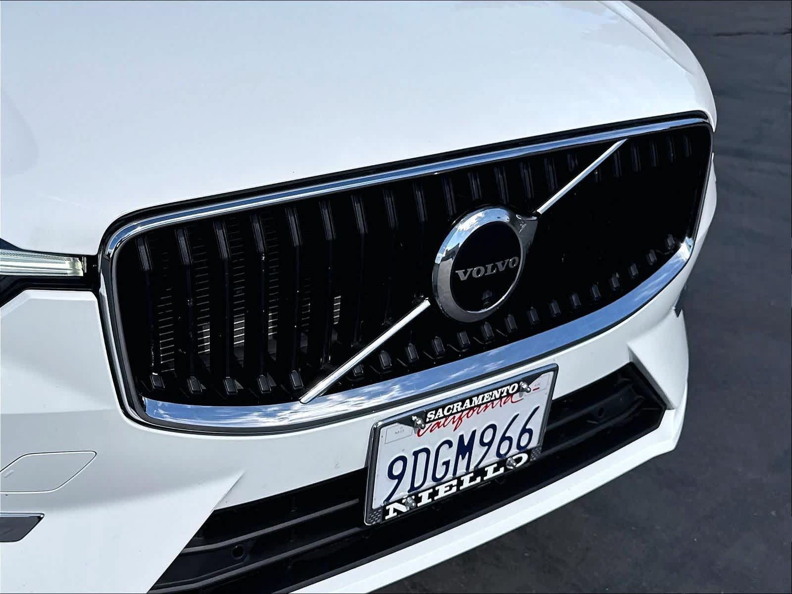 Used 2022 Volvo XC60 B5 Momentum AWD/4WD image 33