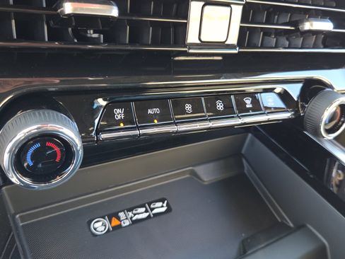 New 2026 Chevrolet Suburban Z71 image 23