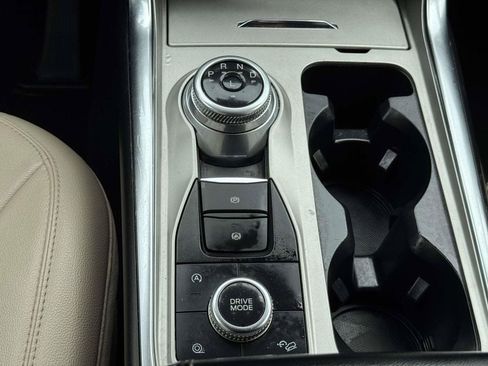Used 2022 Ford Explorer Limited AWD/4WD image 8