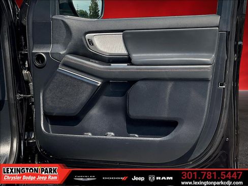 Used 2025 Ford Expedition Max Active AWD/4WD image 28