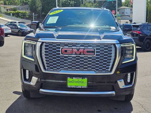 Used 2023 GMC Yukon XL Denali w/ Advanced Technology Package AWD/4WD image 2