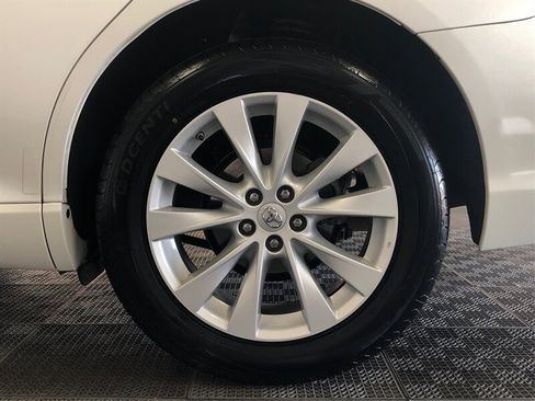 Used 2015 Toyota Venza LE image 17