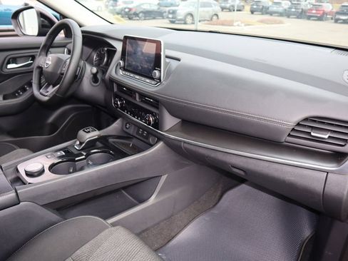 Certified 2025 Nissan Rogue SV AWD/4WD image 25